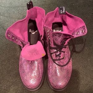 Super fun,worn once,doc martens!!!size 10